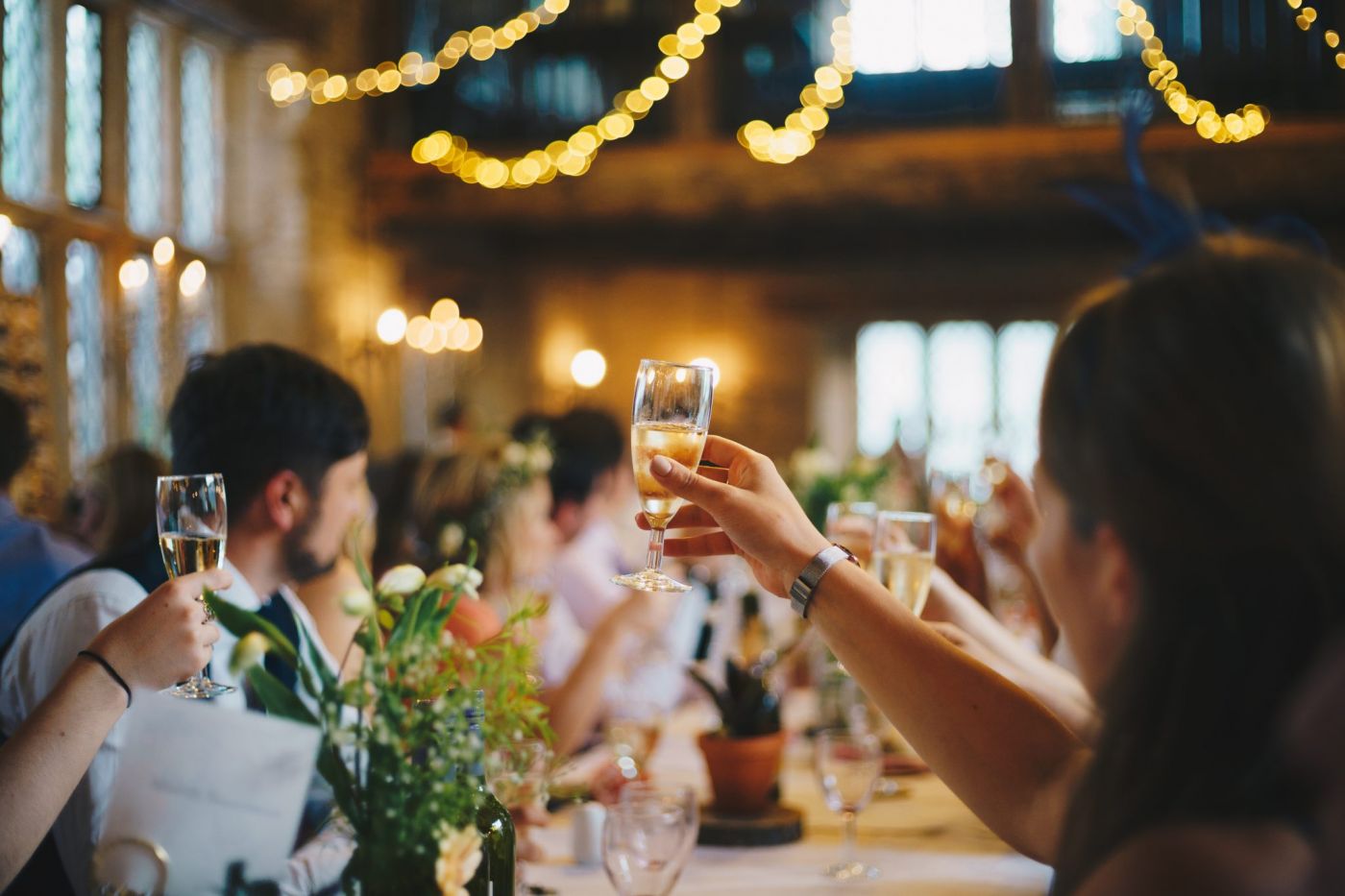 Prosit bei einem festlichen Anlass
