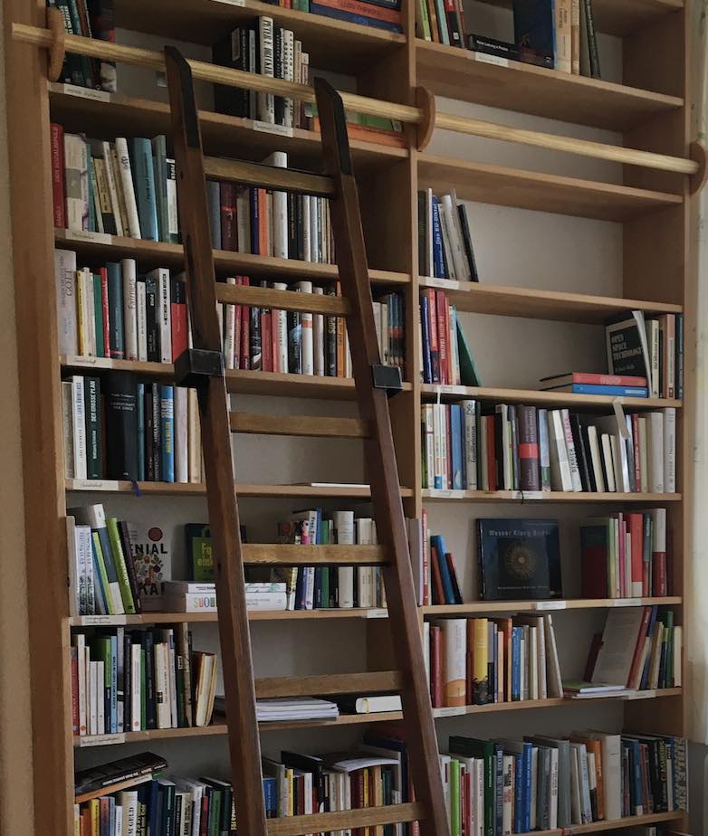 Wandel Bibliothek Steinen